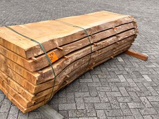 7x Eiken Stam Gezaagd, 80x930mm, Lengte 240cm